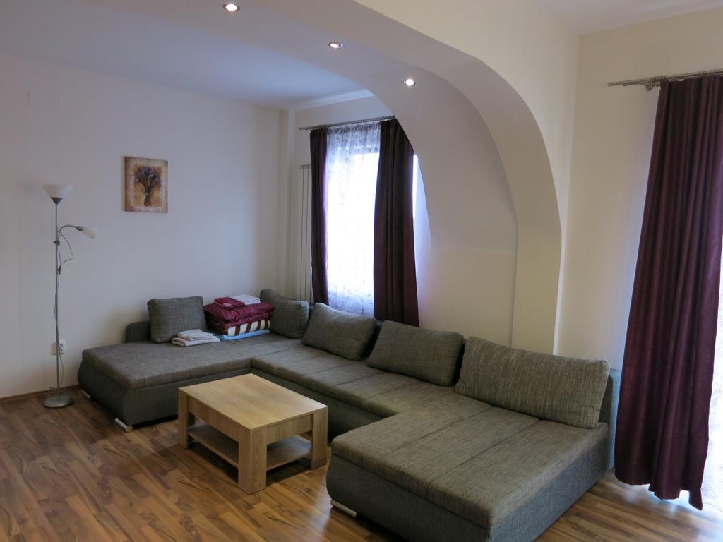 Penthouse Apartament Nufarul Орадя Екстер'єр фото